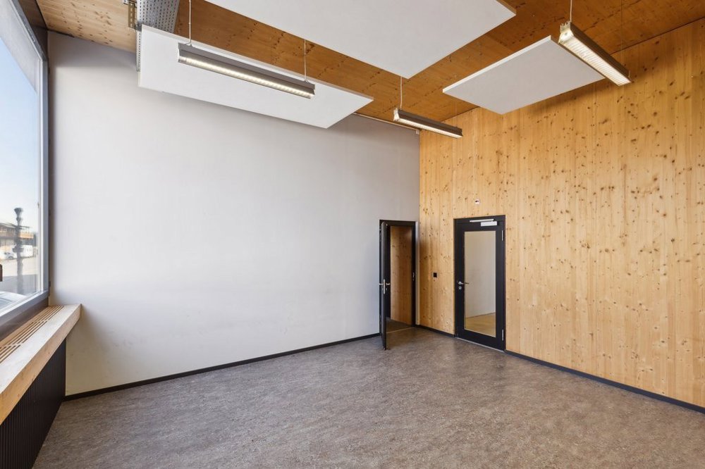 null rooms Office & Commercial for rent in Pfyn - image 1/3