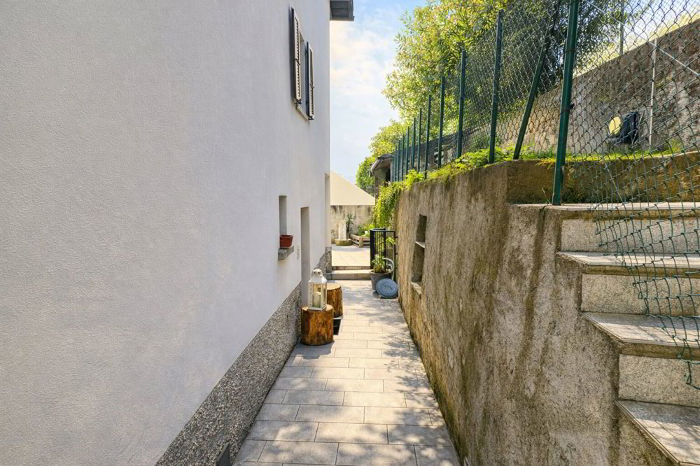 Casa di 7.5 locali in vendita a Balerna - immagine 1/24