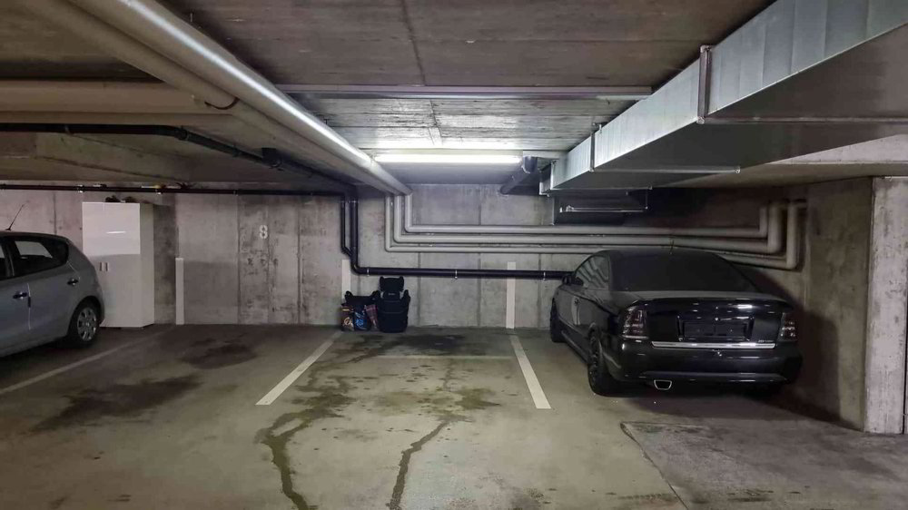 Parking, garage null pièces à louer à Flamatt - image 1/1