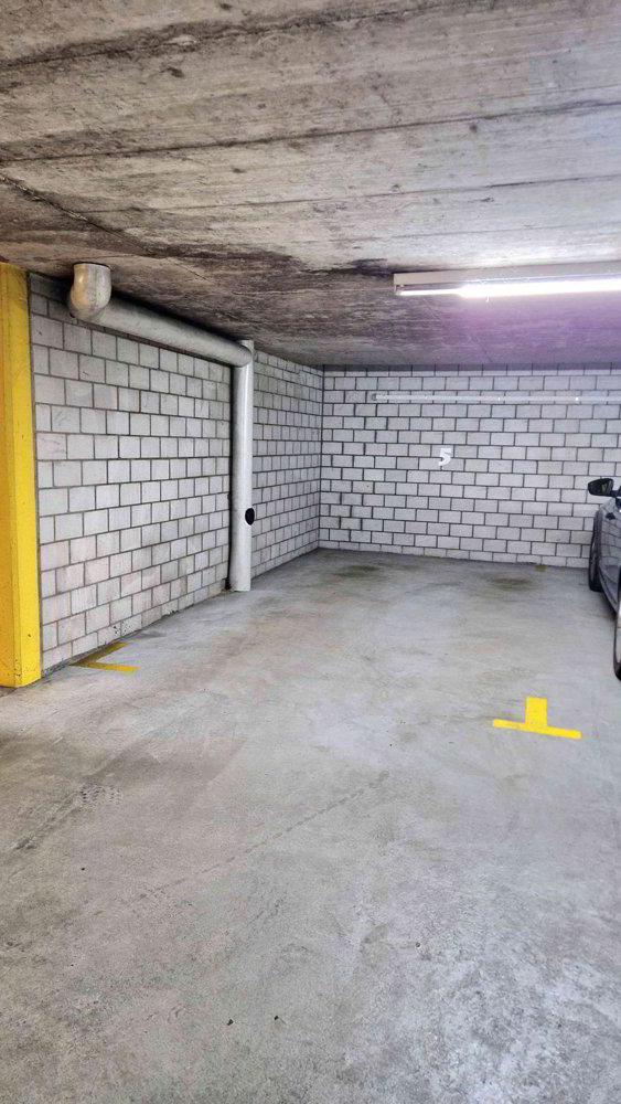 Parking, garage null pièces à louer à Jona - image 1/1
