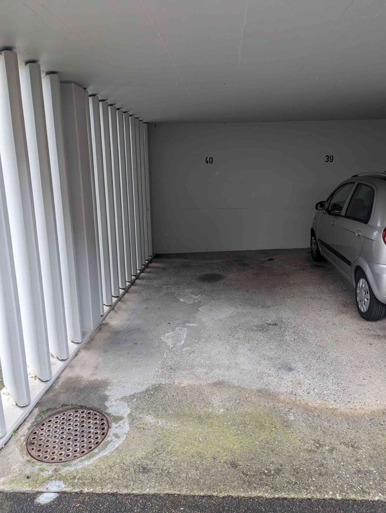 null rooms Car park, garage for rent in Männedorf - image 1/1