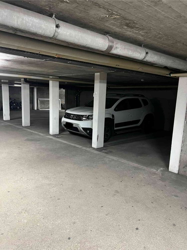 Parking, garage null pièces à louer à Genève - image 1/1