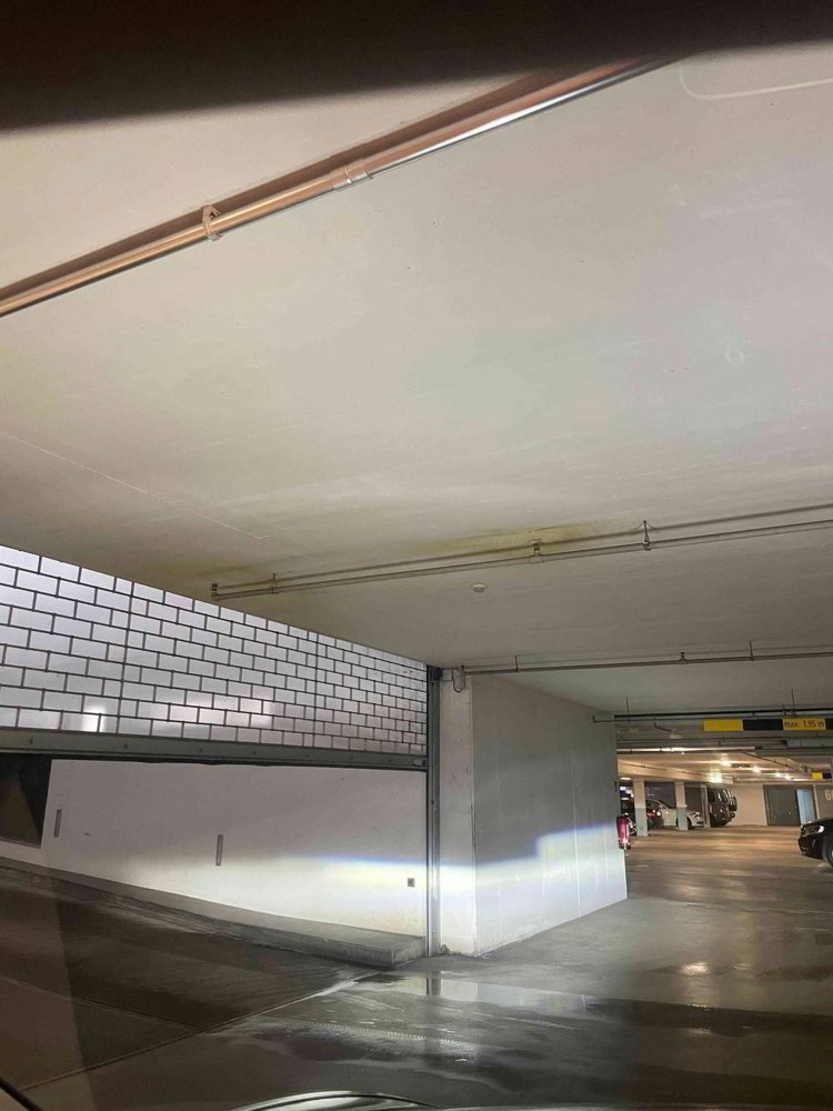 null rooms Car park, garage for rent in Zurigo - image 1/2