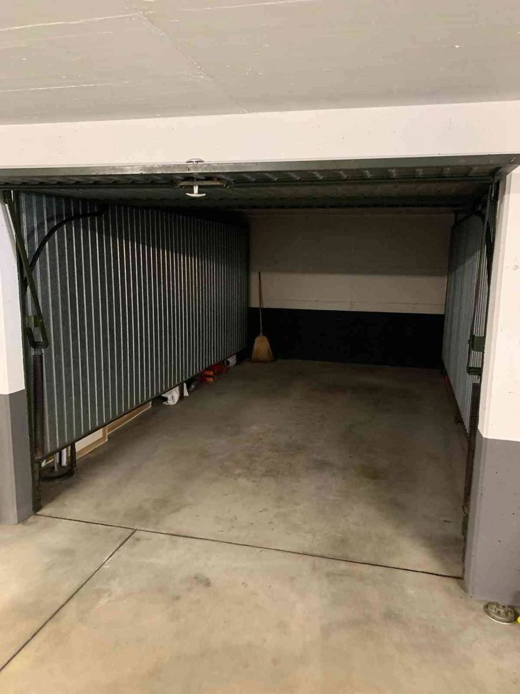 null Zimmer Parkplatz, Garage zu vermieten in Prilly - Bild 1/4