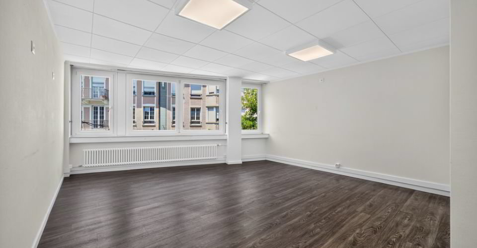 null rooms Office & Commercial for rent in Lausanne - image 1/12