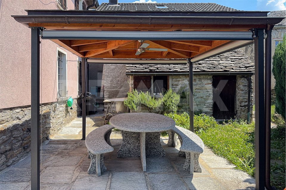 6 Zimmer Haus zum verkaufen in Buseno - Bild 1/4