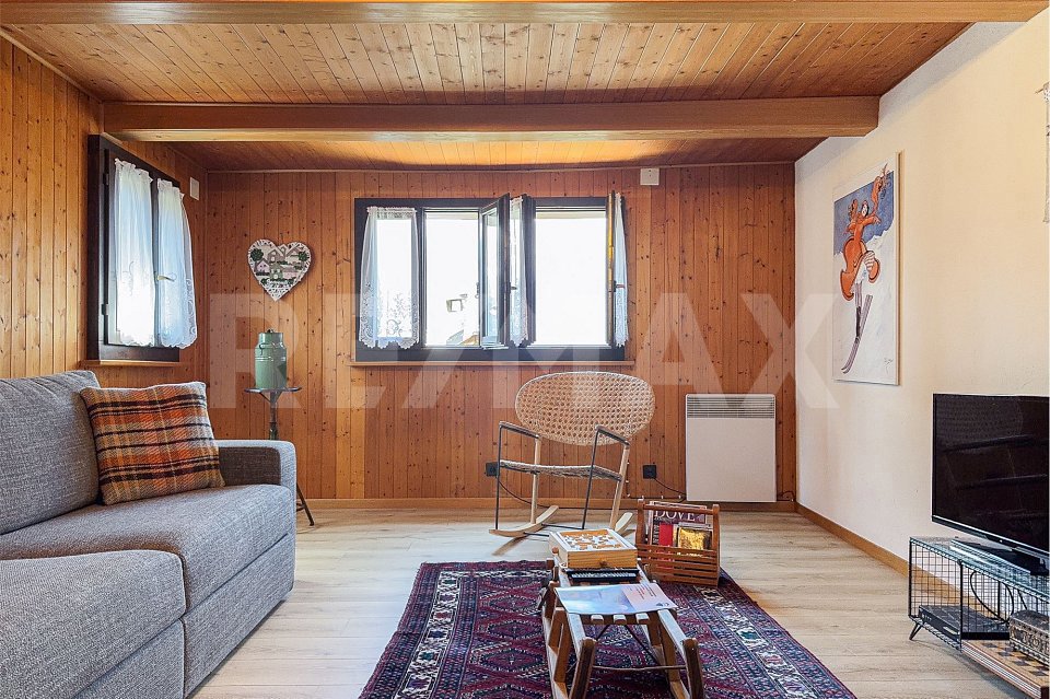 3 rooms Apartment to buy in Faido - image 1/4