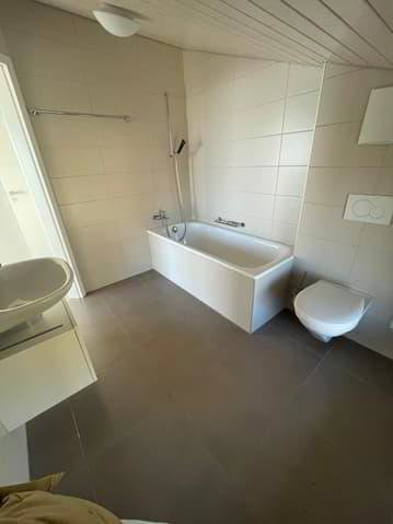 Maison 7 pièces à acheter à Enges - image 1/13