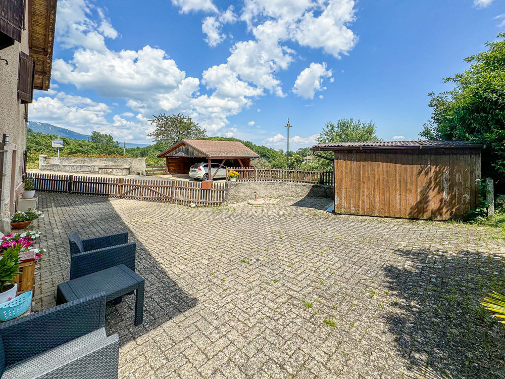 Casa di null locali in vendita a L'Abergement - immagine 1/13