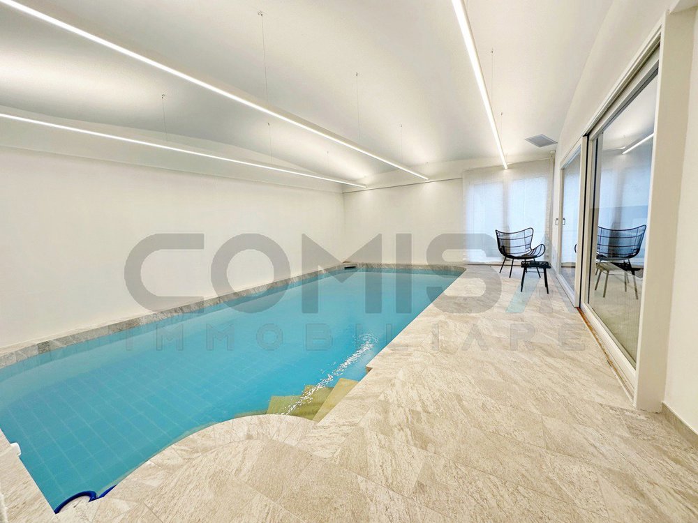 Casa di 7 locali in vendita a Vezia - immagine 1/6