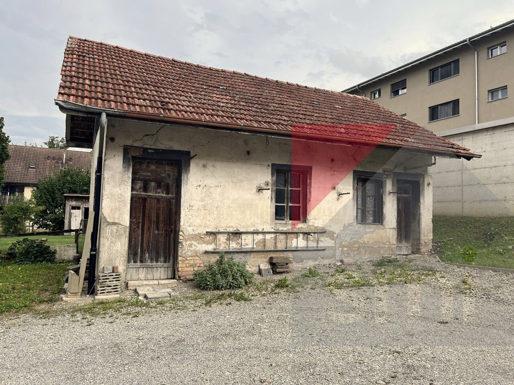 Casa di 9 locali in vendita a Prez-vers-Noréaz - immagine 1/13