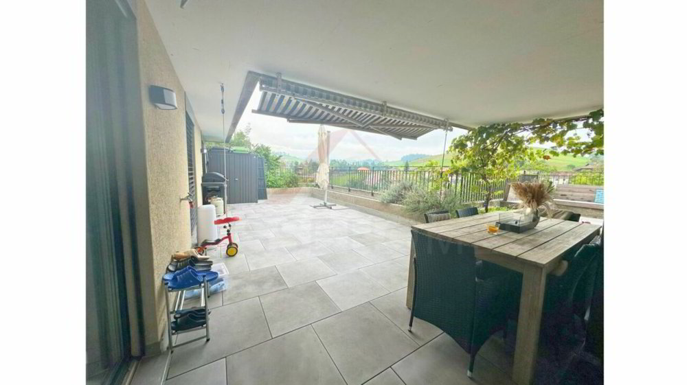 5 rooms Apartment to buy in Huttwil - image 1/9