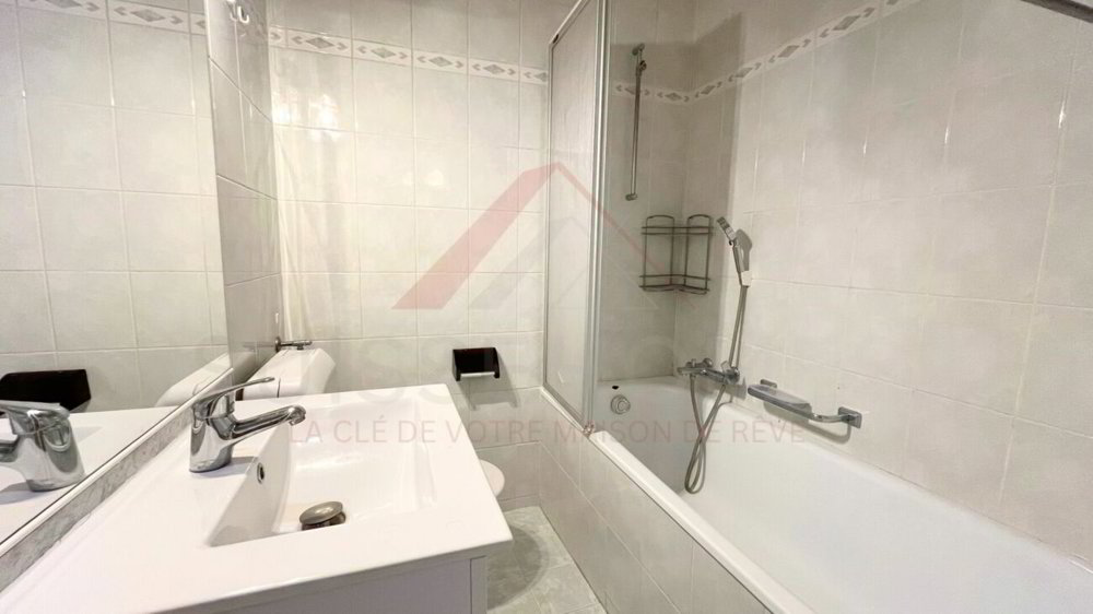 Appartement 3 pièces à acheter à Le Locle - image 1/11