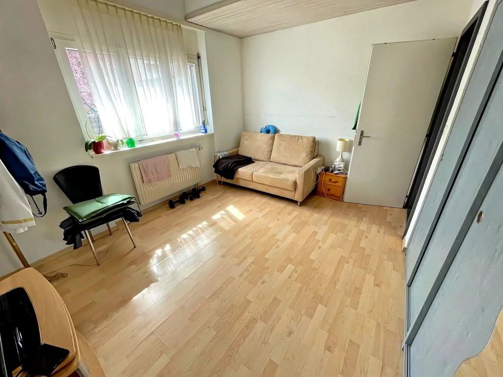 6 rooms House to buy in Reconvilier - image 1/13