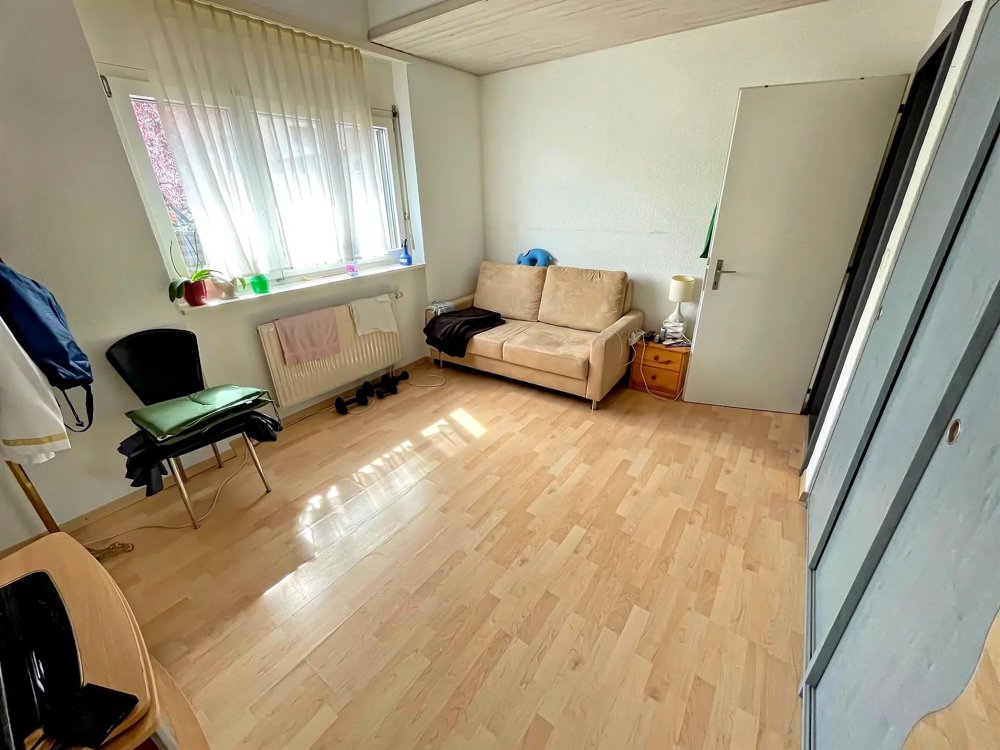 6 rooms House to buy in Reconvilier - image 1/13