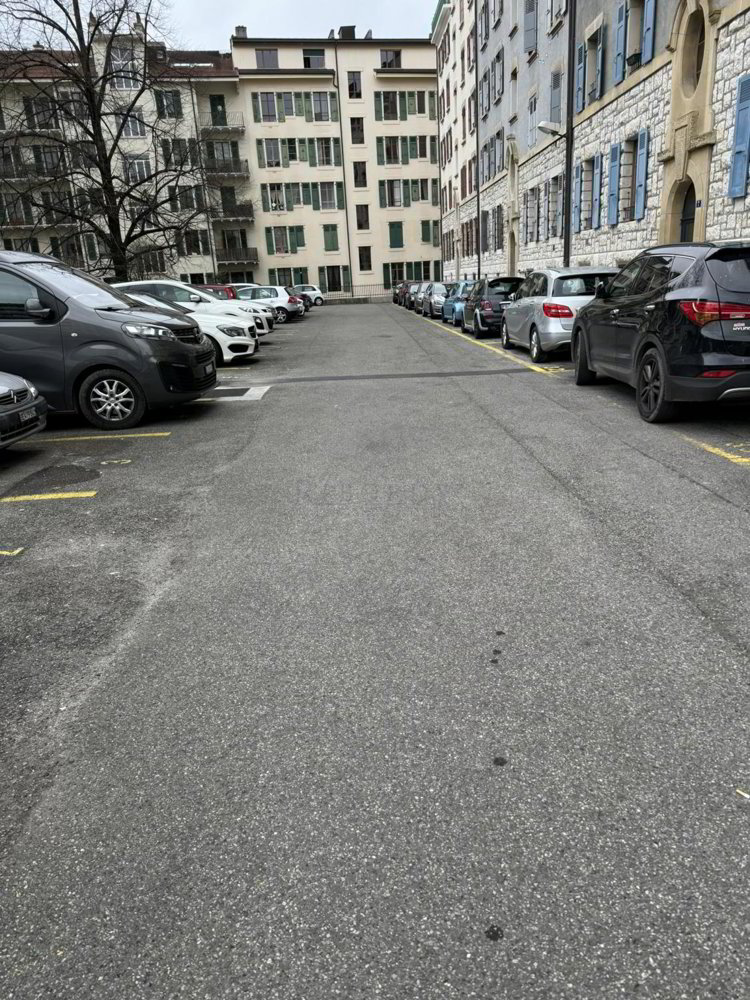 null rooms Car park, garage for rent in Genève - image 1/3