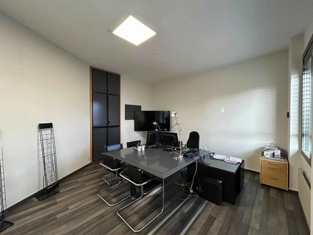 1 Zimmer Büro zu vermieten in Crissier - Bild 1/3