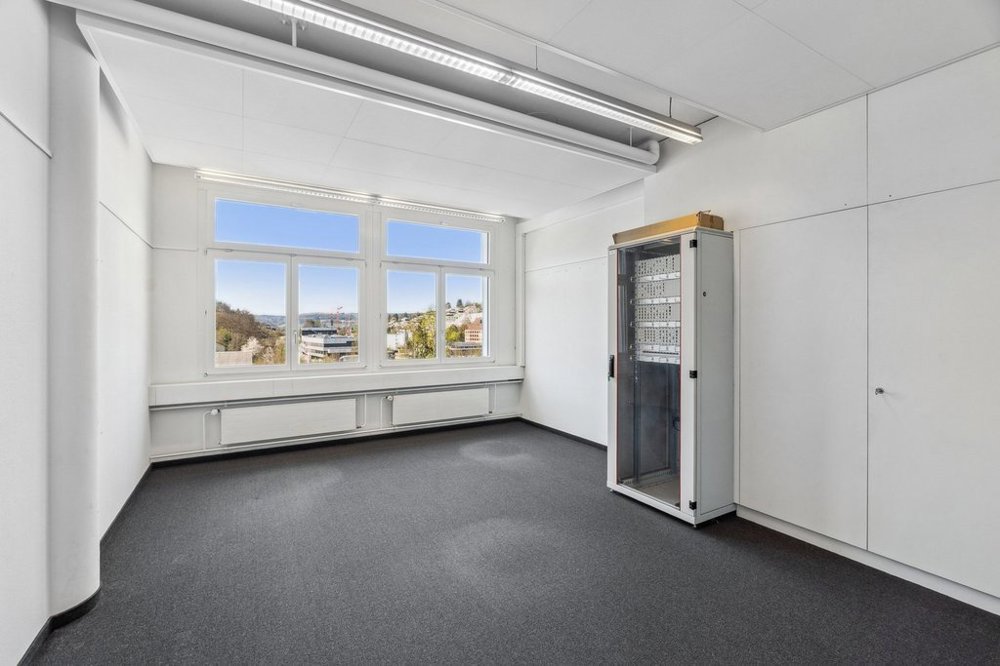 Zwei Geschosse voller Potential ! Ausgebaute Büro- und Gewerbeflächen - Ansicht 4