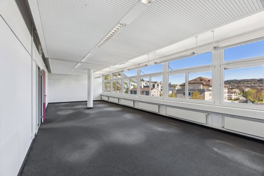 null rooms Office & Commercial for rent in Winterthur - image 1/7