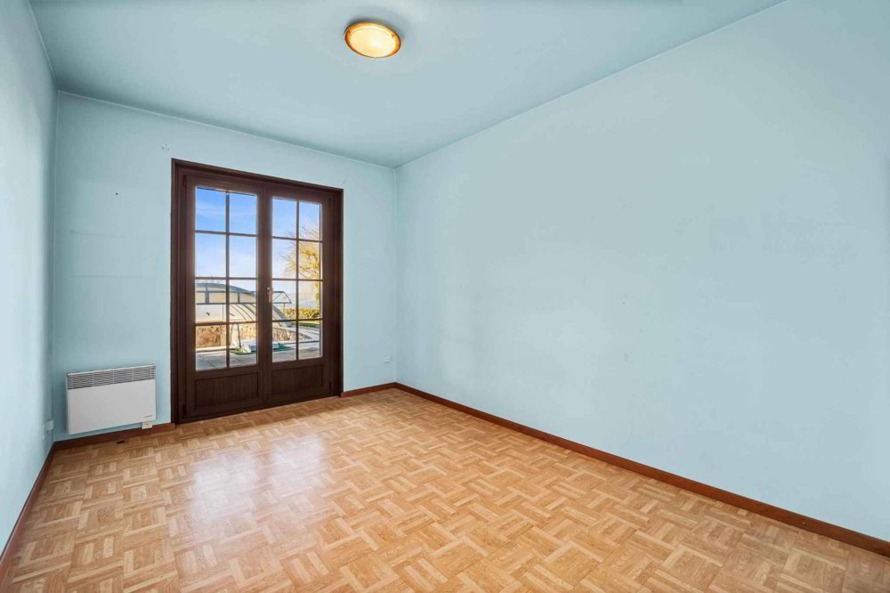 4 rooms House to buy in Sullens - image 1/10