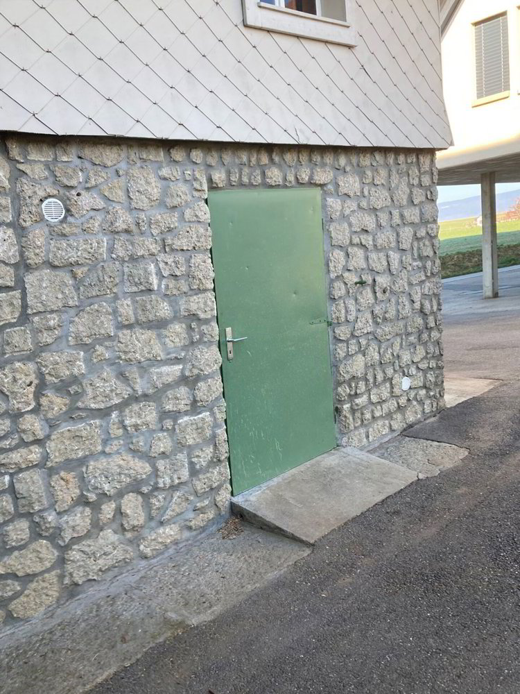 Bureau & Commerce 1 pièces à louer à Chavannes-le-Chêne - image 1/3