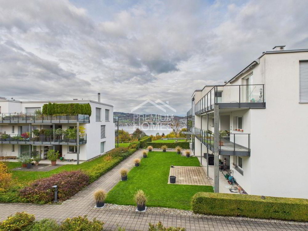 4 rooms Apartment to buy in Wädenswil - image 1/6
