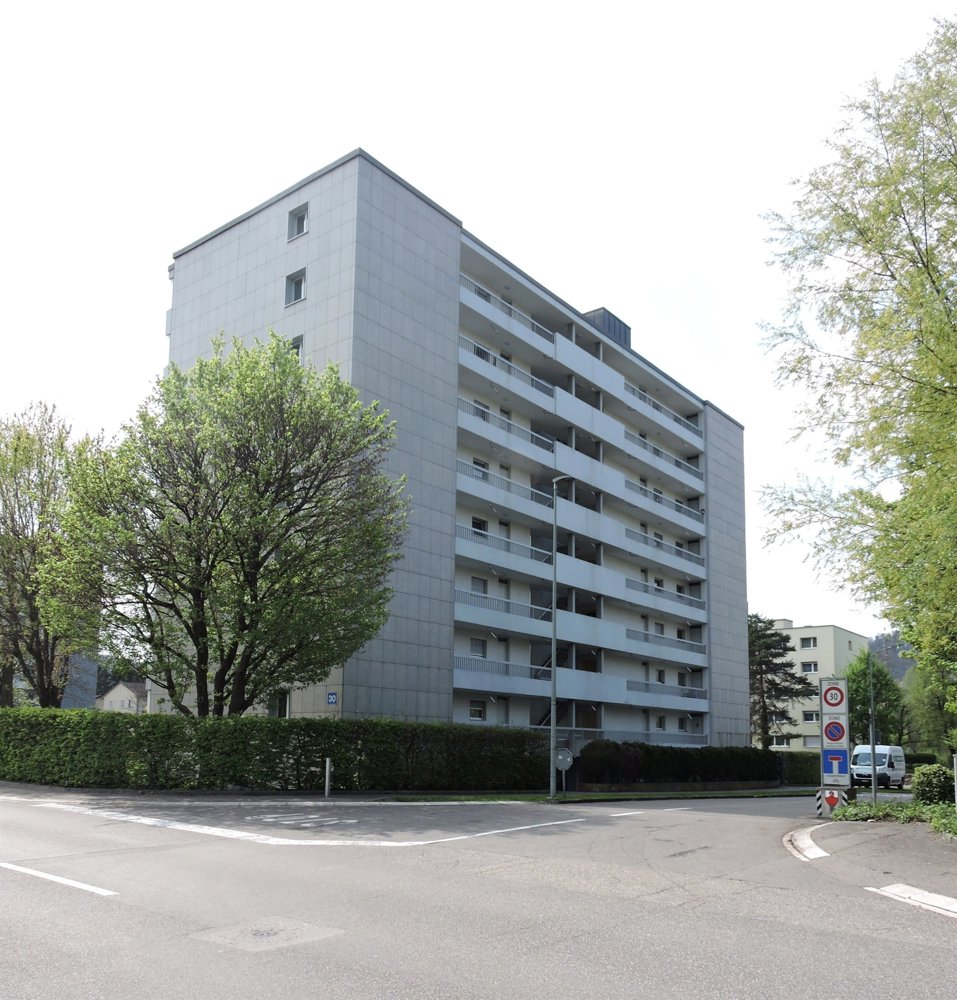 null rooms Car park, garage for rent in Liestal - image 1/1