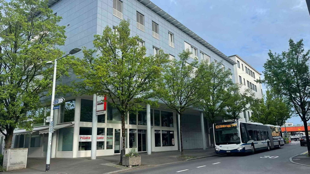1 rooms Office & Commercial for rent in Baar - image 1/7