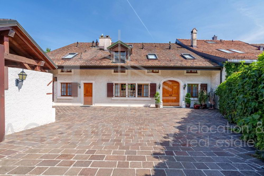 Maison 12 pièces à louer à Genolier - image 1/13