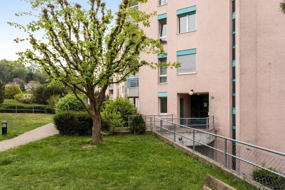 null rooms Car park, garage for rent in Yverdon-les-Bains - image 1/2
