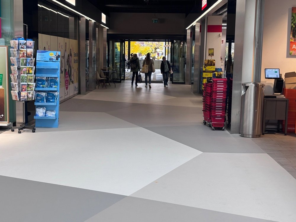 null Zimmer Büro zu vermieten in Lucerna - Bild 1/4