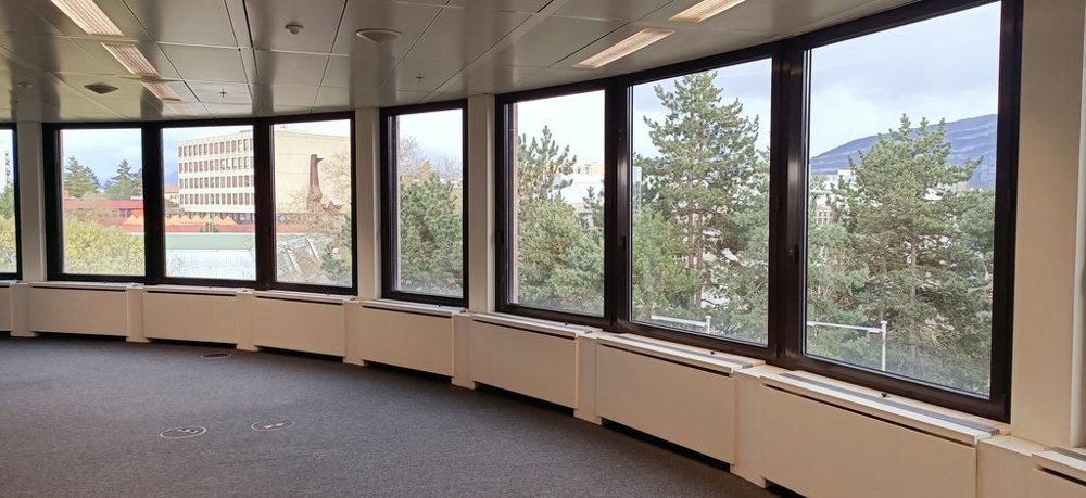 Bureau & Commerce null pièces à louer à Petit-Lancy - image 1/7