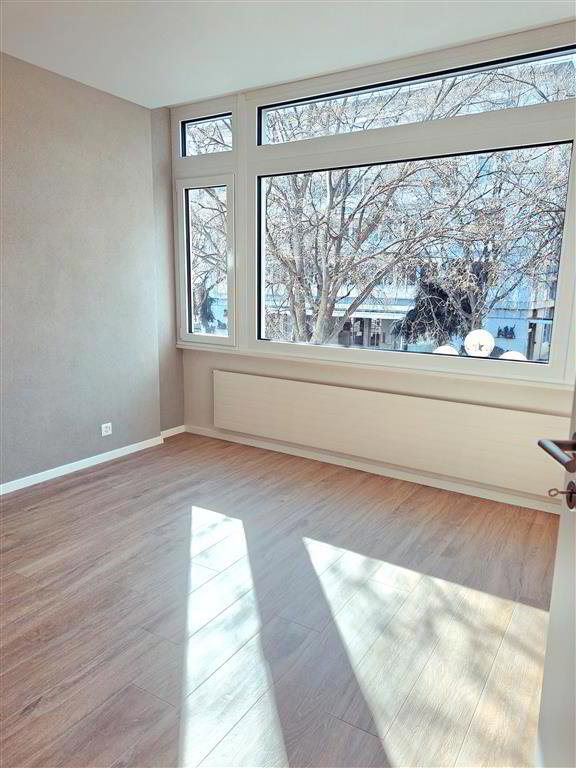 3 rooms Apartment for rent in Sion - image 1/8