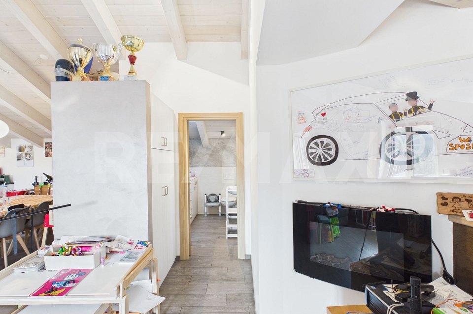 Casa di 6 locali in vendita a Sigirino - immagine 1/13