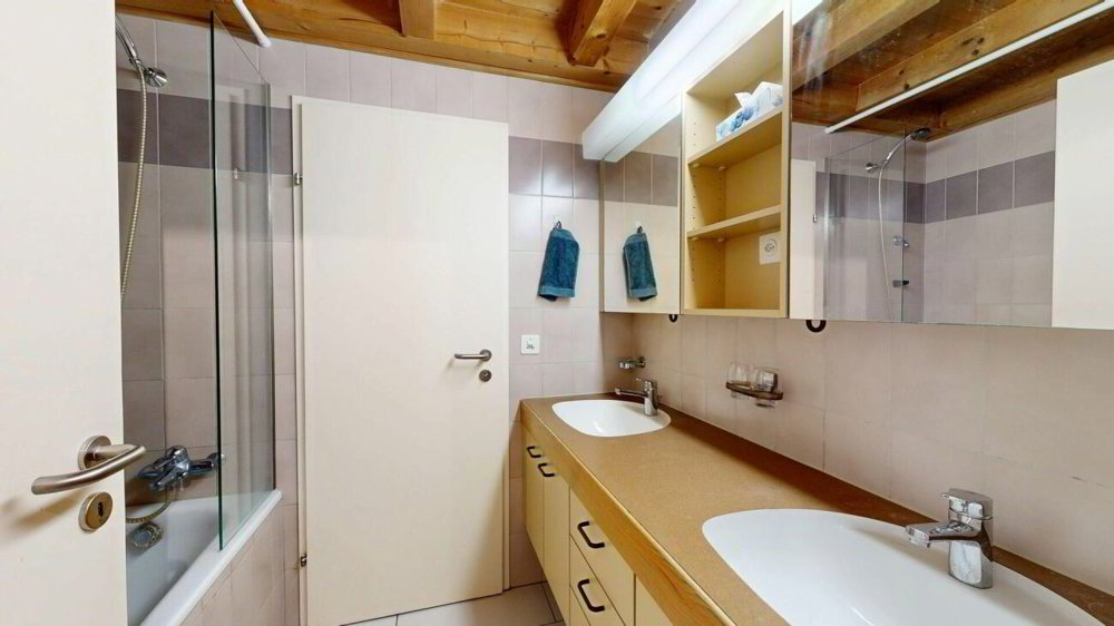 Casa di 4 locali in vendita a Leissigen - immagine 1/13