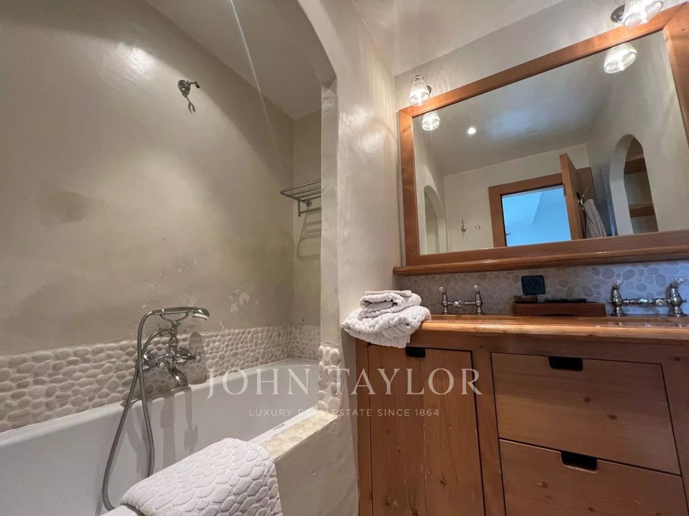 Maison 10 pièces à louer à Verbier - image 1/13