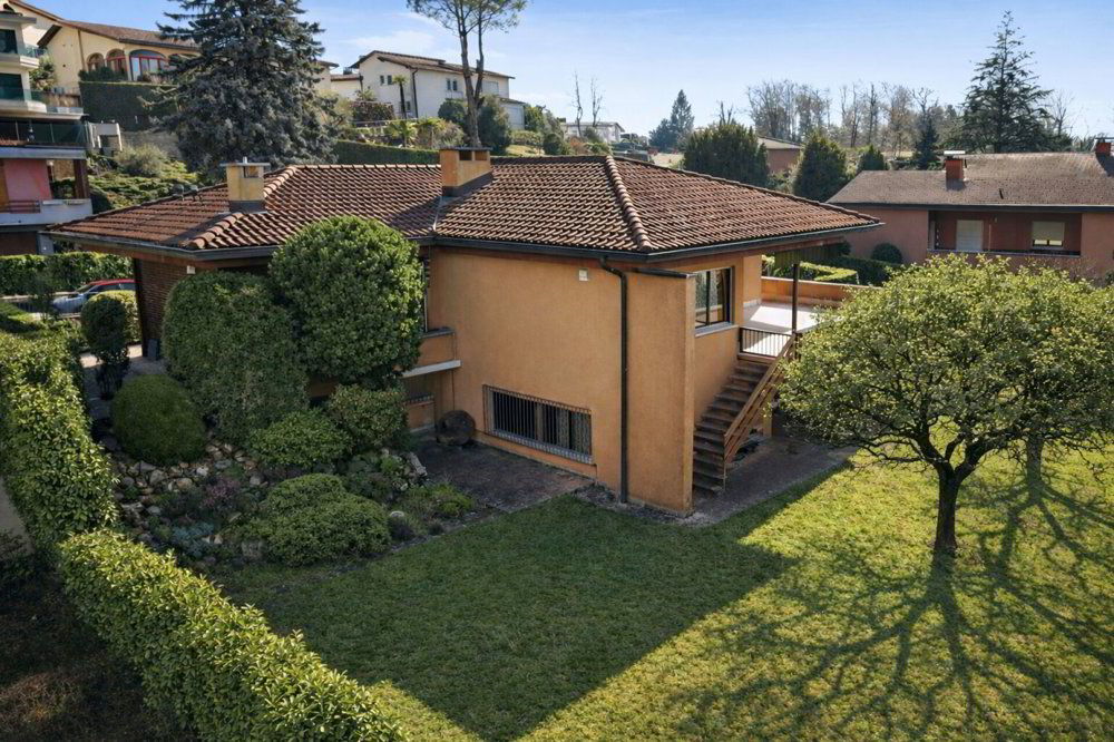 Casa di 8 locali in vendita a Mendrisio - immagine 1/18