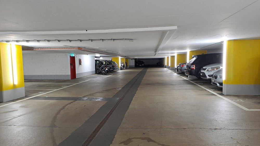 null rooms Car park, garage for rent in Zürich - image 1/3