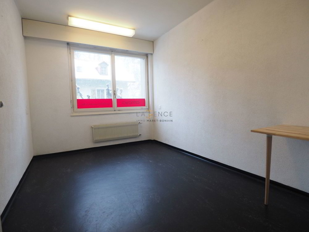 1 Zimmer Büro zu vermieten in Sion - Bild 1/4