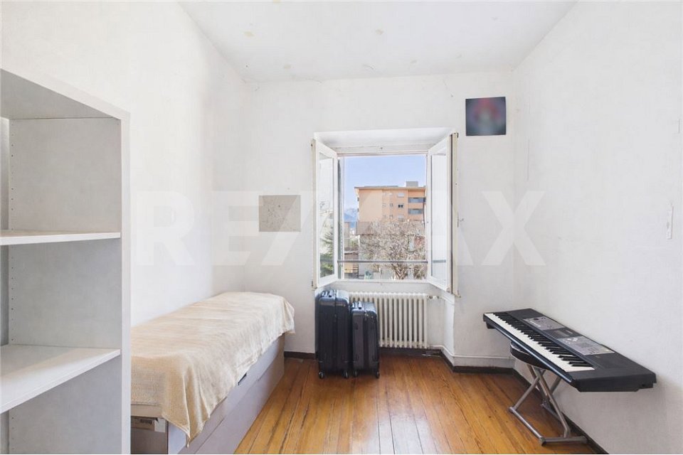 Casa di 5 locali in vendita a Arbedo - immagine 1/13