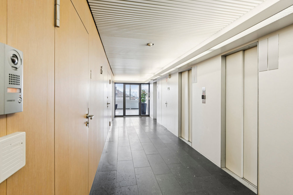 Bureau & Commerce null pièces à louer à Zurich - image 1/13