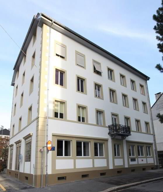 Bureau & Commerce null pièces à acheter à Le Locle - image 1/4