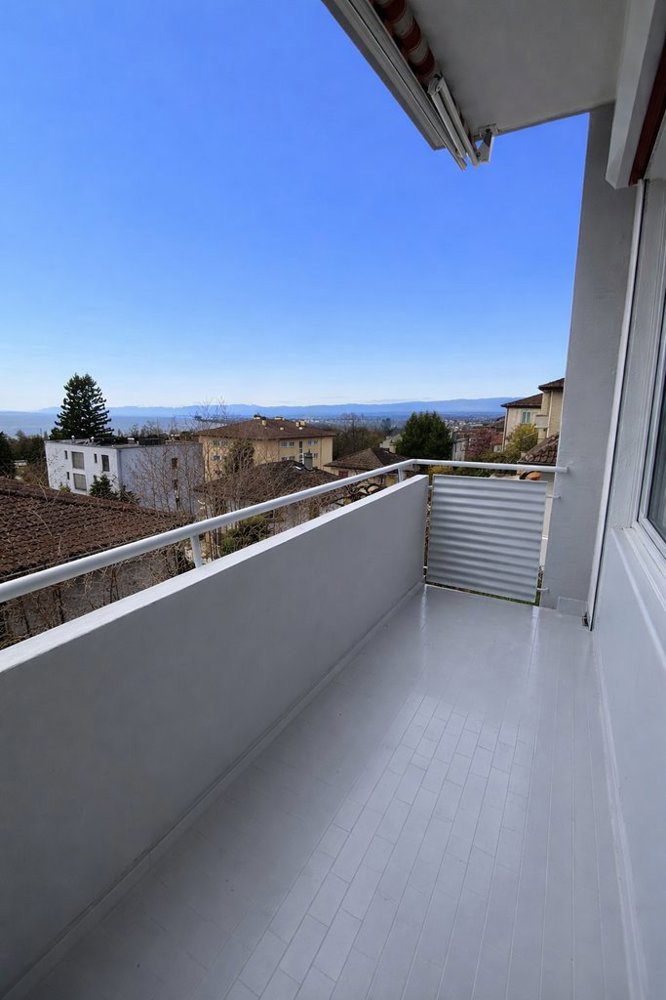 3 rooms Apartment for rent in Lausanne - image 1/8