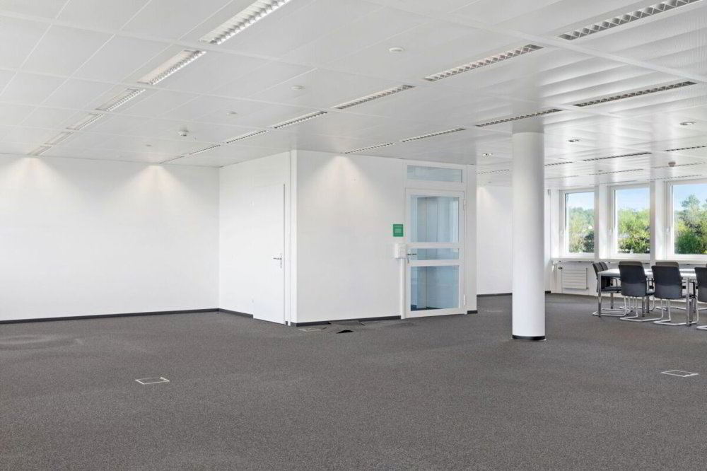 Bureaux de 550 m² à louer immédiatement à Renens - Vista 4