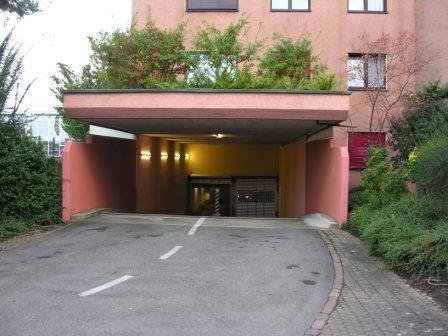 null rooms Car park, garage for rent in Zürich - image 1/1