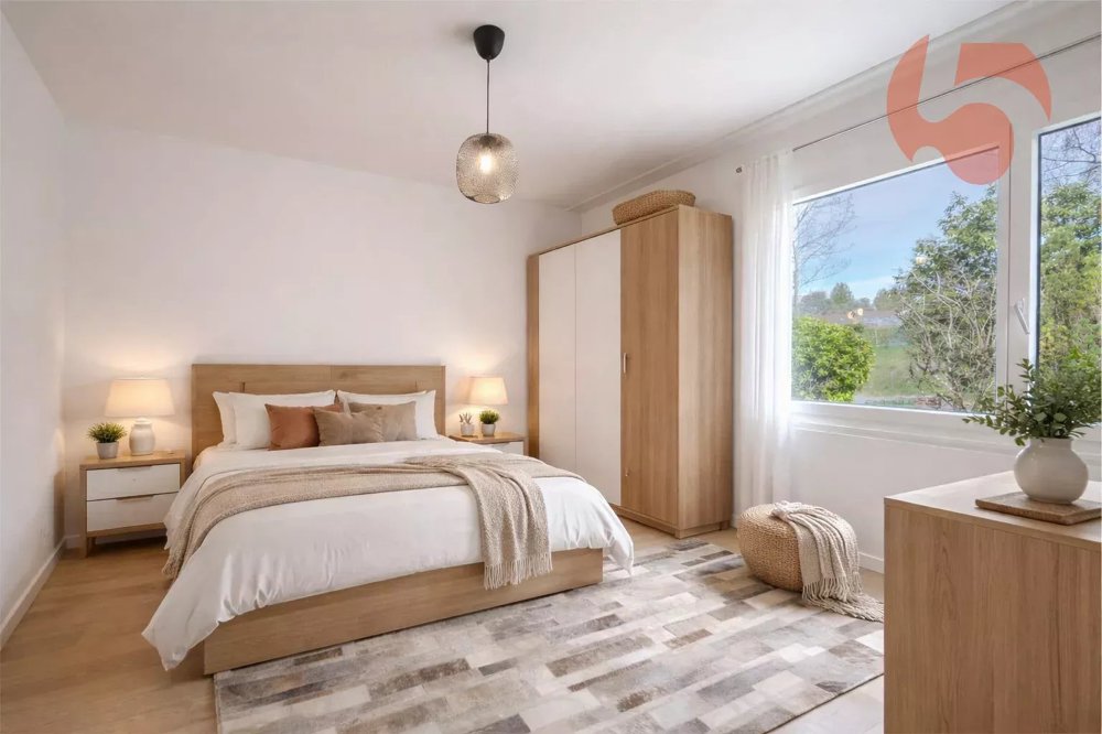 4 rooms Apartment to buy in Lausanne - image 1/12