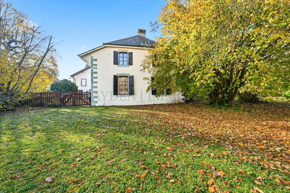 10 rooms House to buy in Cartigny - image 1/8