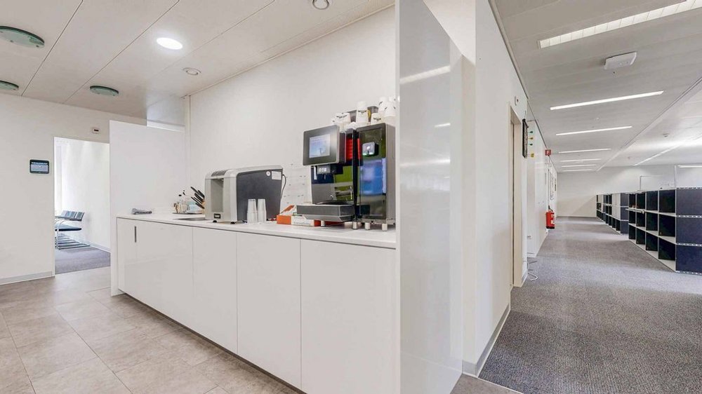 null rooms Office & Commercial for rent in Basel - image 1/9