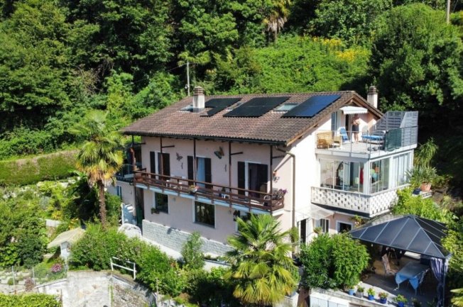 6 rooms House to buy in Ranzo - image 1/1
