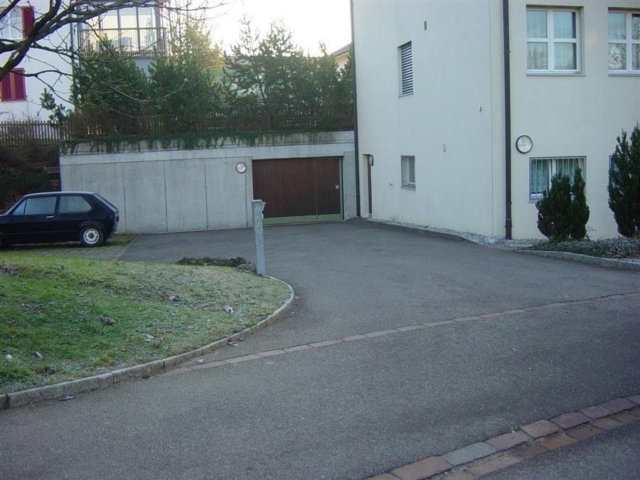 null rooms Car park, garage for rent in Pfäffikon ZH - image 1/1